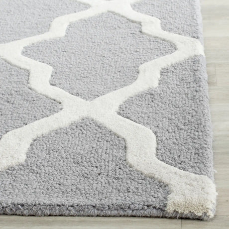 Safavieh Cambridge 2'-6" x 10'-0" Rug in Silver / Ivory