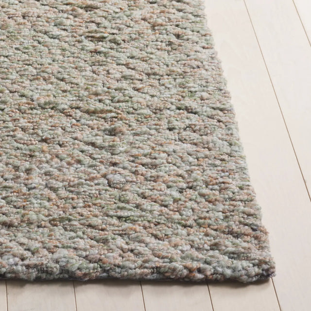 Safavieh Harvest 4'-0" x 6'-0" Rug in Green / Beige
