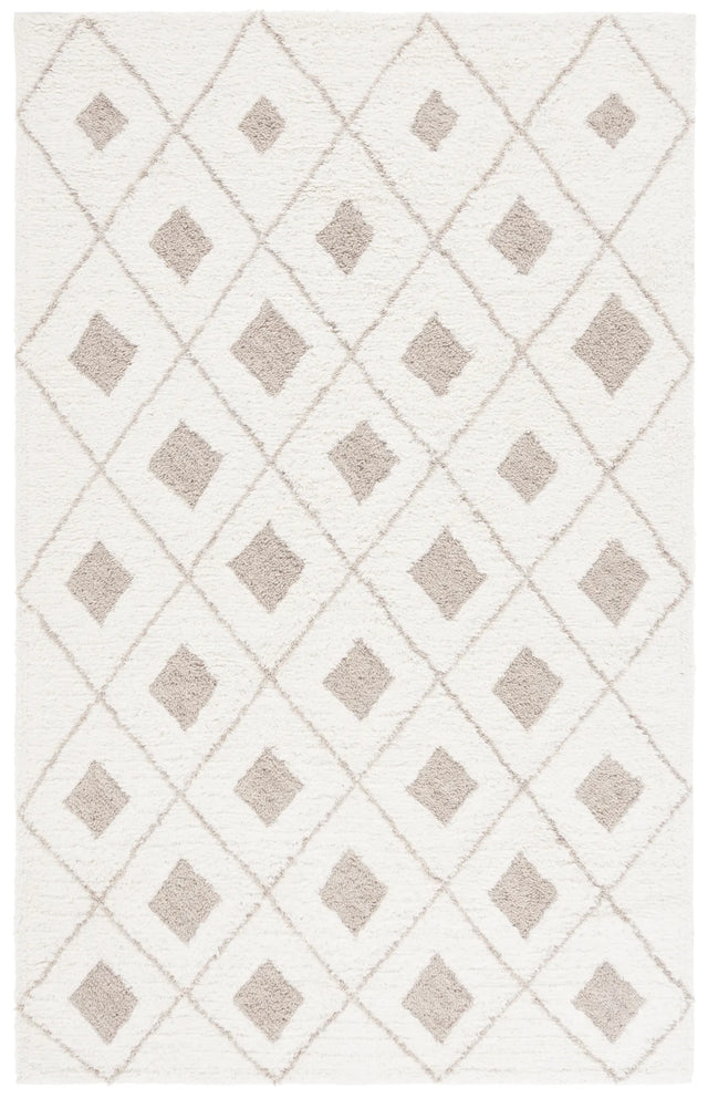 Safavieh Vermont 4'-0" x 6'-0" Rug in Ivory / Beige