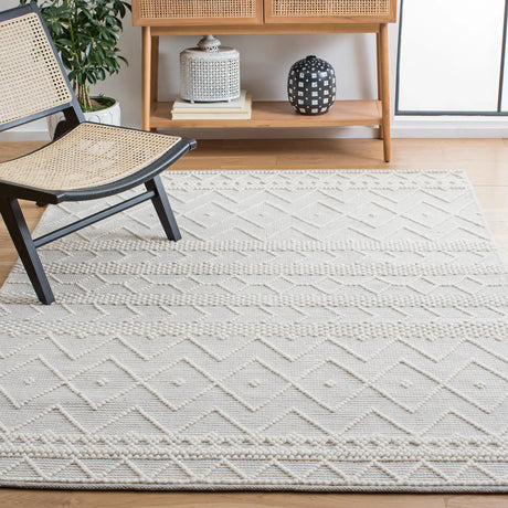 Safavieh Natura 4'-0" x 6'-0" Rug in Ivory / Grey