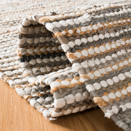 Safavieh Vintage Leather 4'-0" x 6'-0" Rug in Grey / Multi
