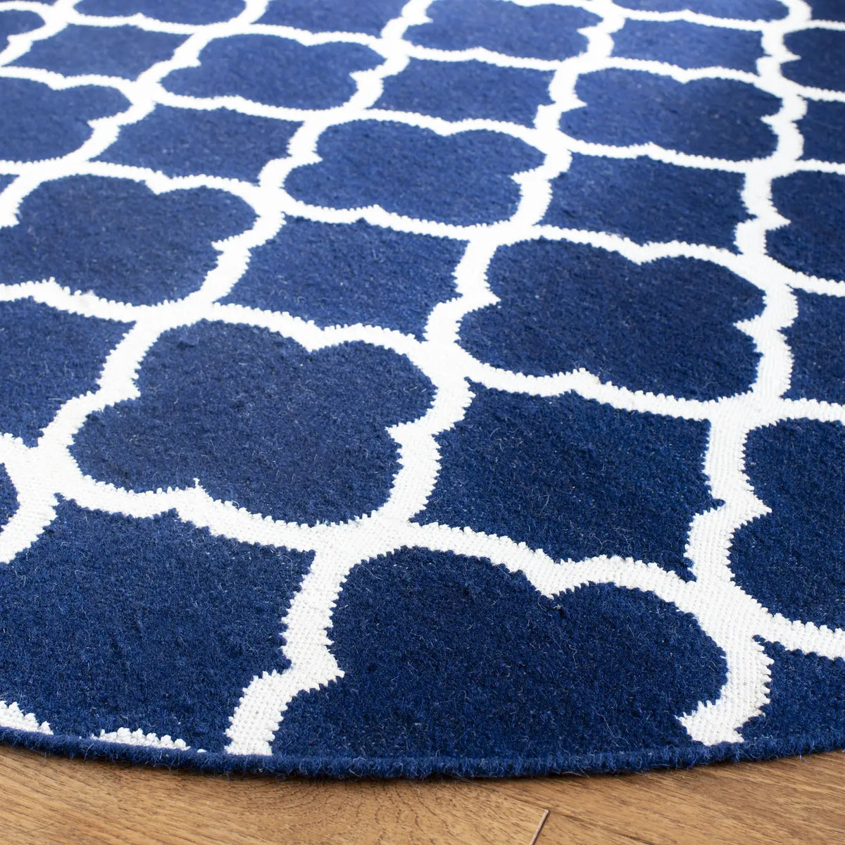Safavieh Dhurries 7'-0" x 7'-0" Rug in Navy / Ivory