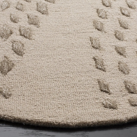 Safavieh Bella 5'-0" x 5'-0" Rug in Sand / Brown