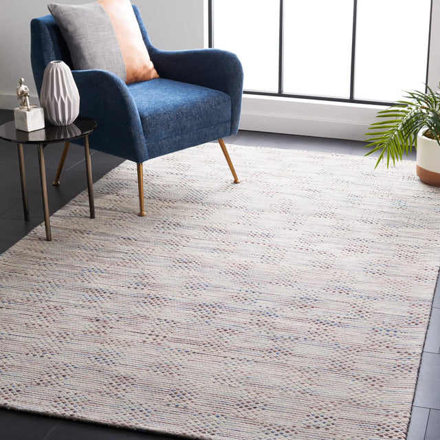 Safavieh Marbella 4'-0" x 6'-0" Rug in Blue / Beige