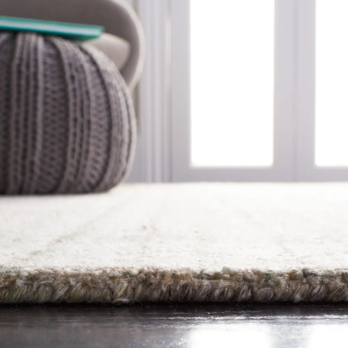Safavieh Abstract 4'-0" x 6'-0" Rug in Green / Sage