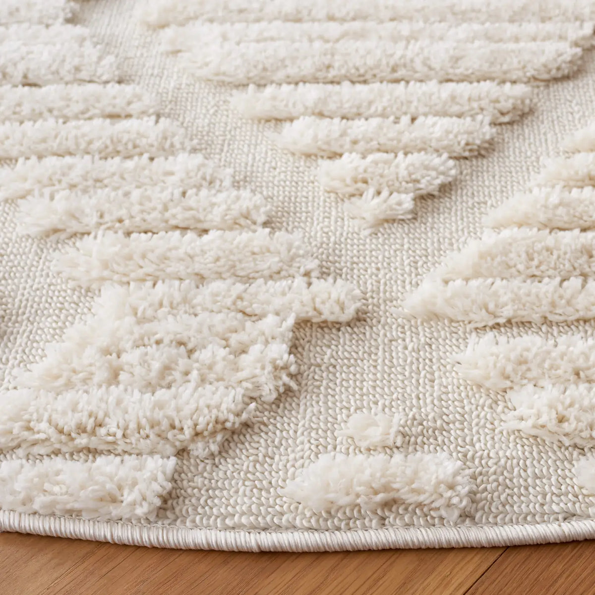 Safavieh Urban 6'-7" x 6'-7" Rug in Ivory