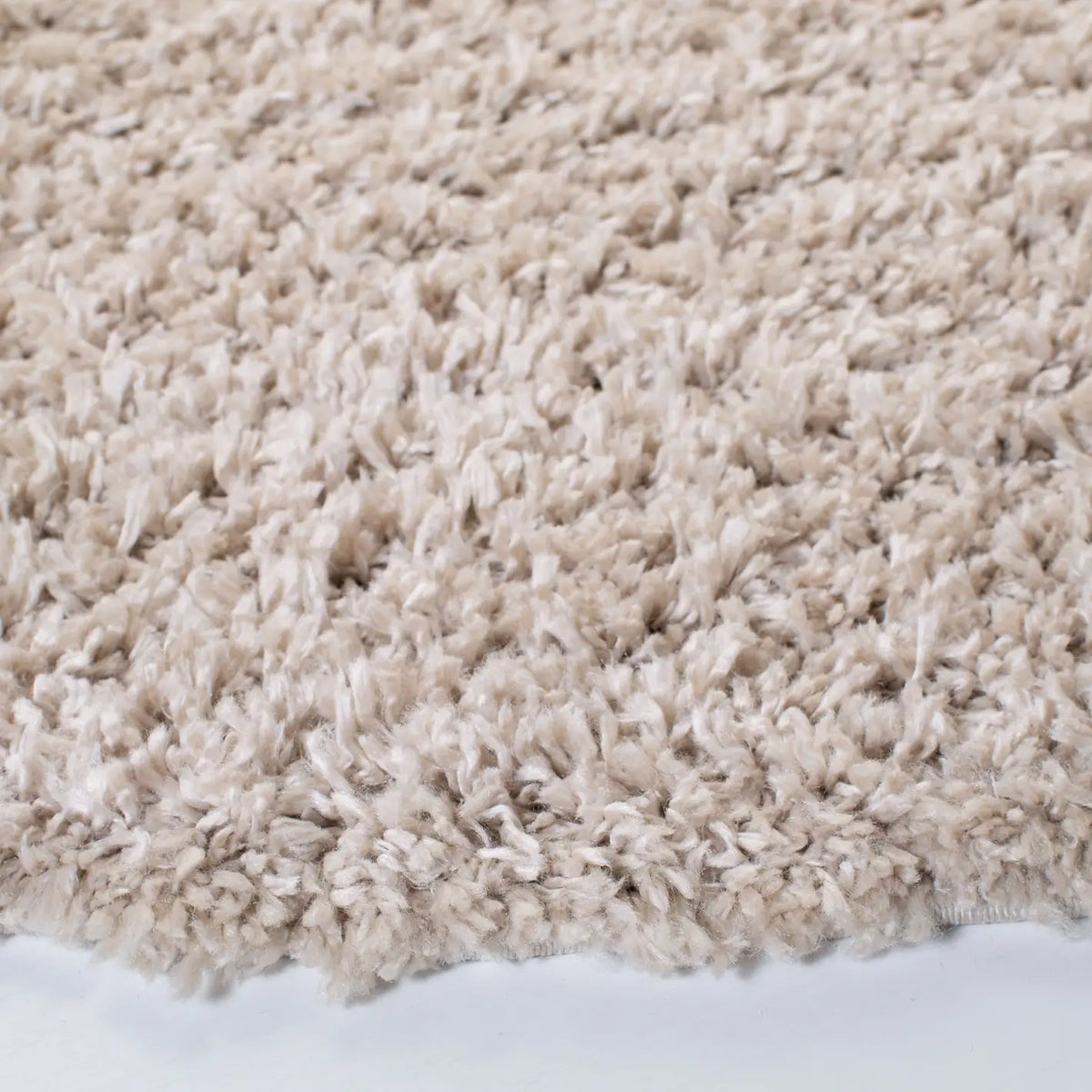 Safavieh August Shag 6'-7" x 6'-7" Rug in Beige