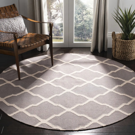 Safavieh Dhurries 6'-0" x 6'-0" Rug in Dark Grey / Ivory