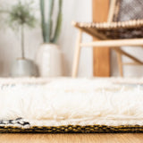 Safavieh Kenya 4'-0" x 6'-0" Rug in Black / Ivory