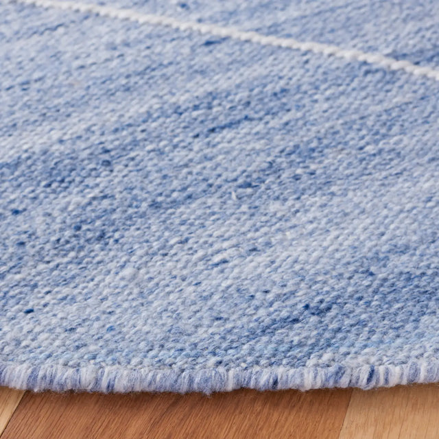 Safavieh Kilim 7'-0" x 7'-0" Rug in Blue / Ivory