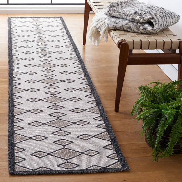 Safavieh Augustine 2'-0" x 9'-0" Rug in Beige / Black