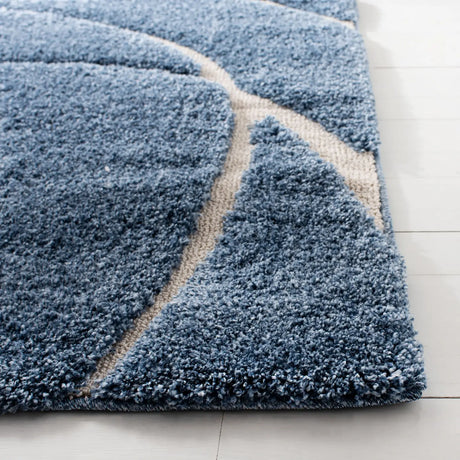 Safavieh Florida Shag 5'-3" x 7'-6" Rug in Light Blue / Cream