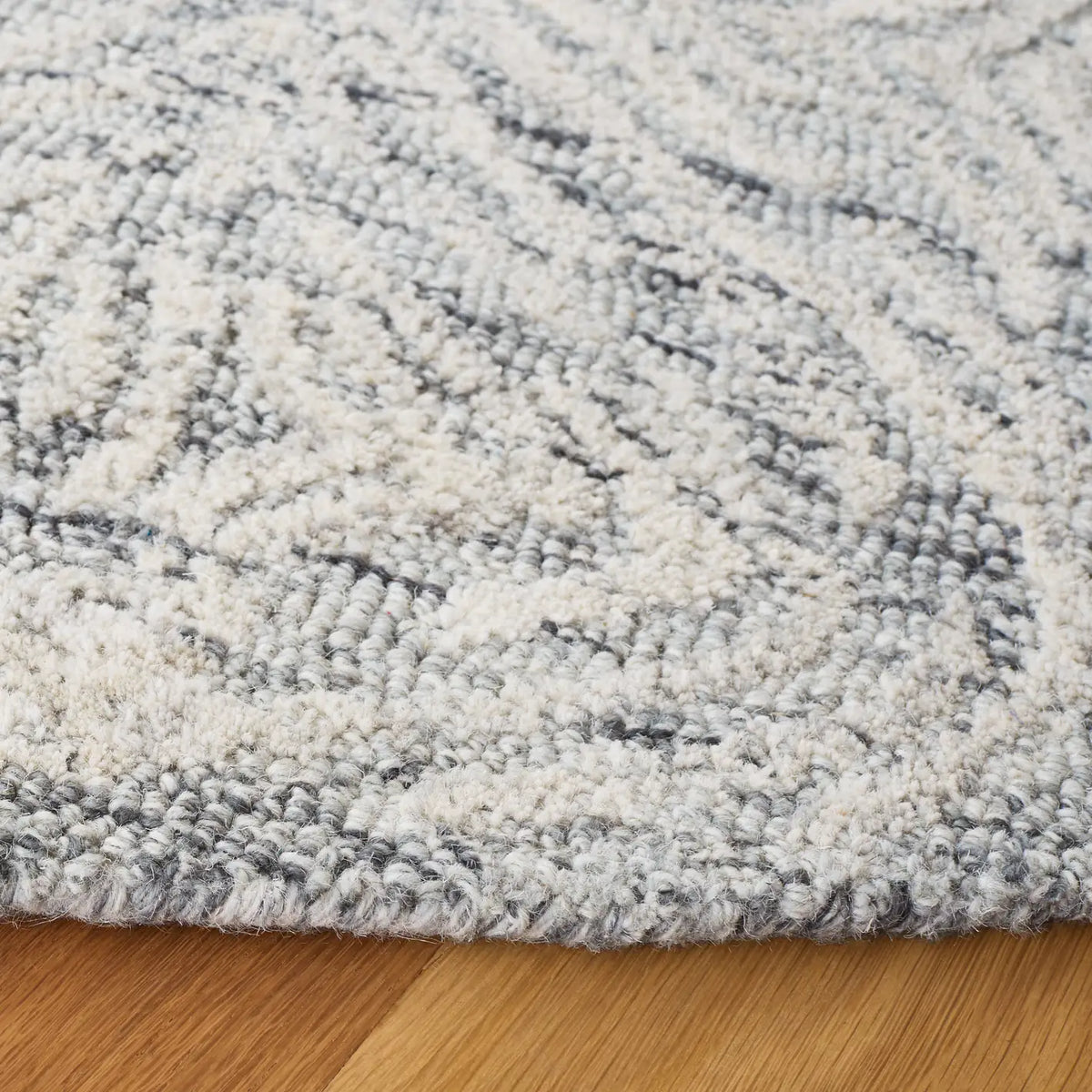 Safavieh Metro 6'-0" x 6'-0" Rug in Grey / Ivory