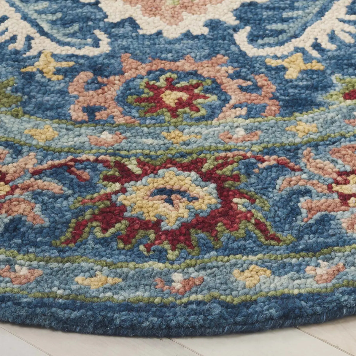 Safavieh Blossom 6'-0" x 6'-0" Rug in Blue / Green