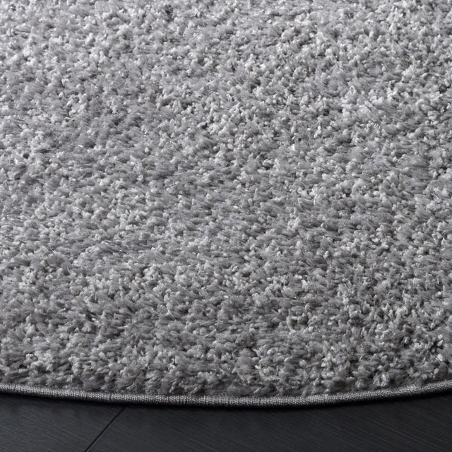 Safavieh Everett Shag 6'-7" x 6'-7" Rug in Grey