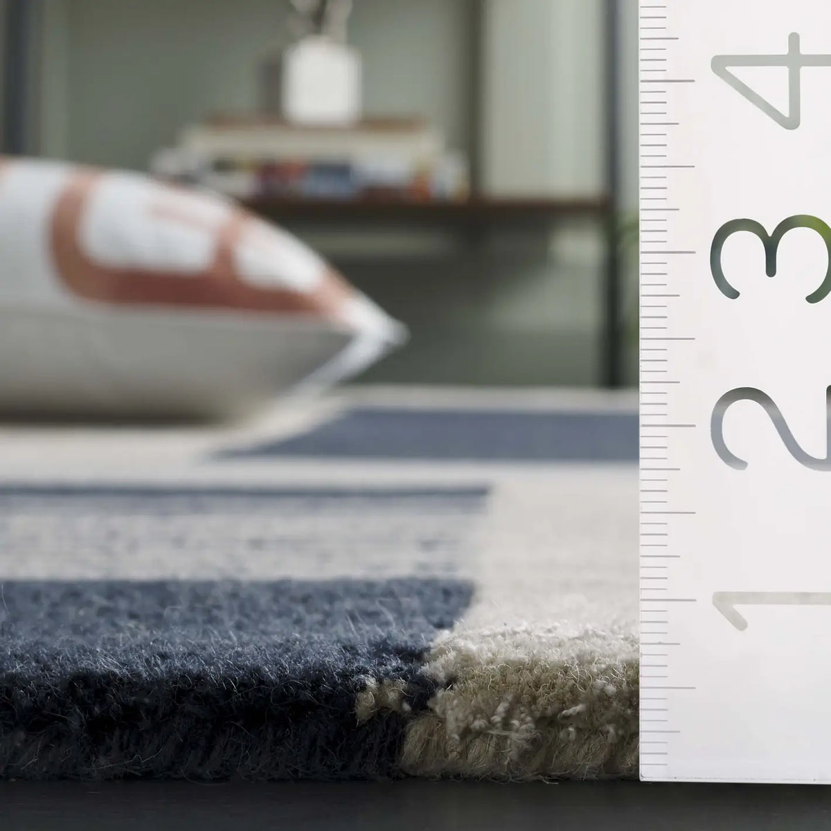 Safavieh Rodeo Drive 4'-0" x 6'-0" Rug in Navy / Ivory