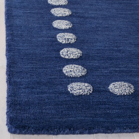 Safavieh Safavieh Kids 4'-0" x 6'-0" Rug in Navy