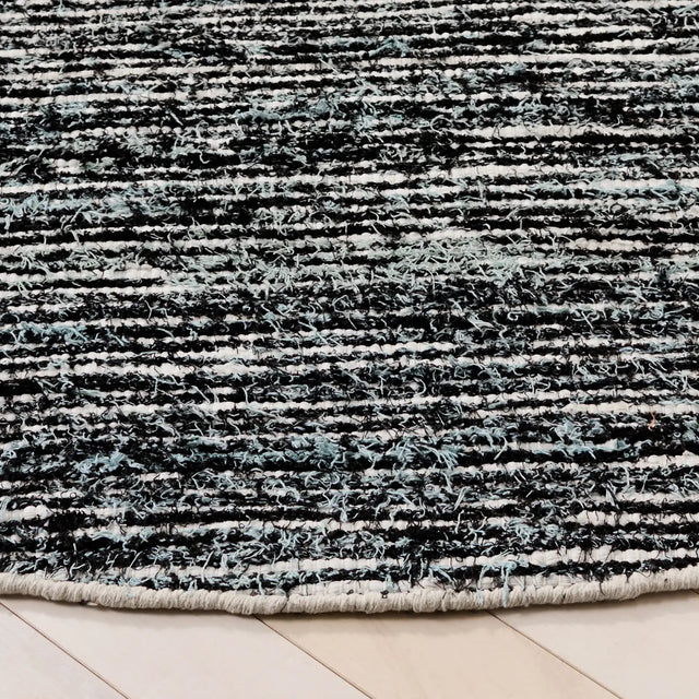 Safavieh Cape Cod 6'-0" x 6'-0" Rug in Light Blue / Black