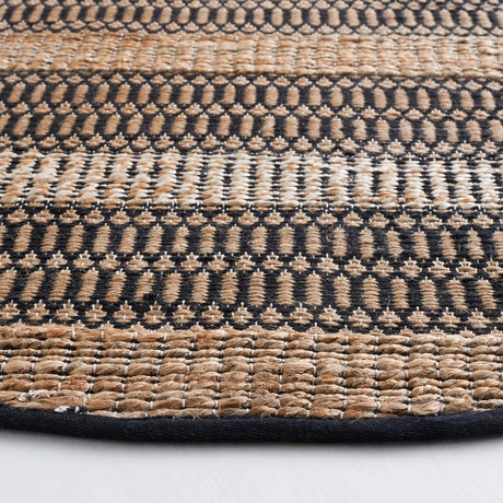 Safavieh Natural Fiber 7'-0" x 7'-0" Rug in Black / Natural