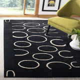 Safavieh Soho 5'-0" x 8'-0" Rug in Black / Ivory