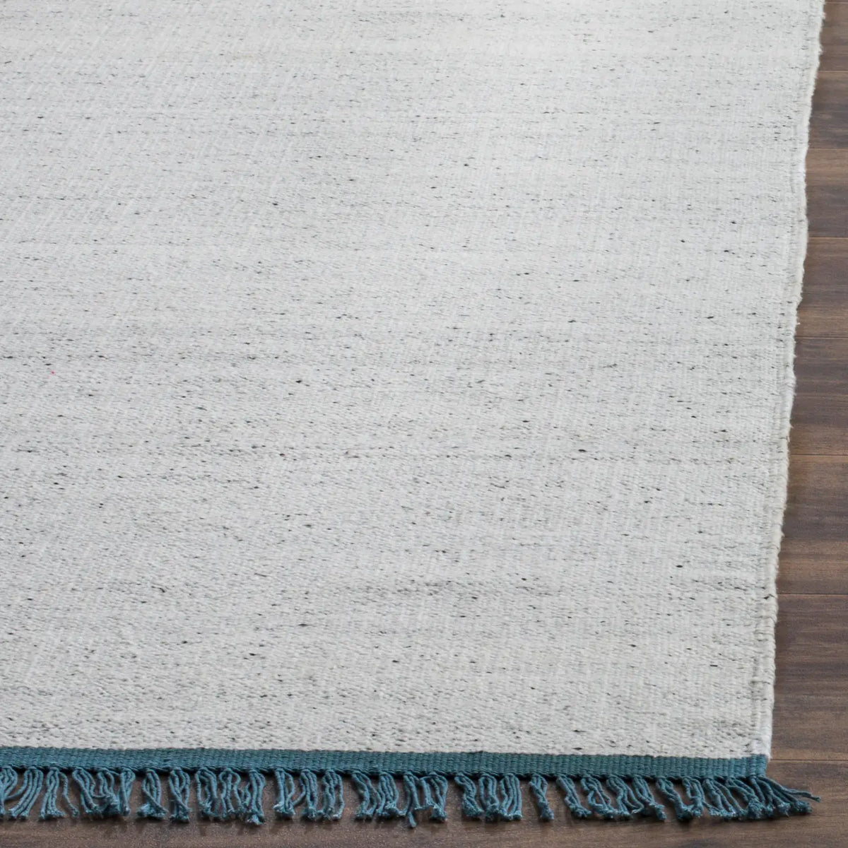 Safavieh Kilim 5'-0" x 8'-0" Rug in Ivory / Grey