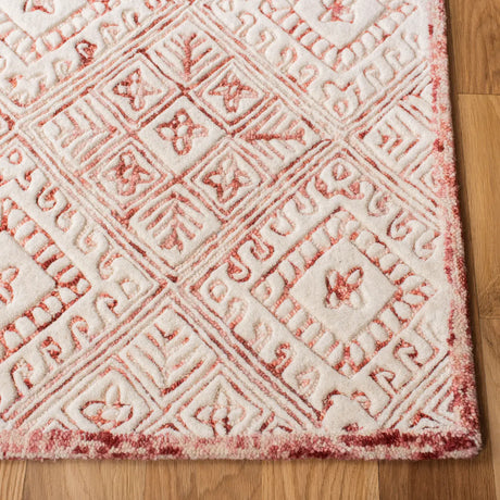 Safavieh Glamour 5'-0" x 8'-0" Rug in Pink / Ivory