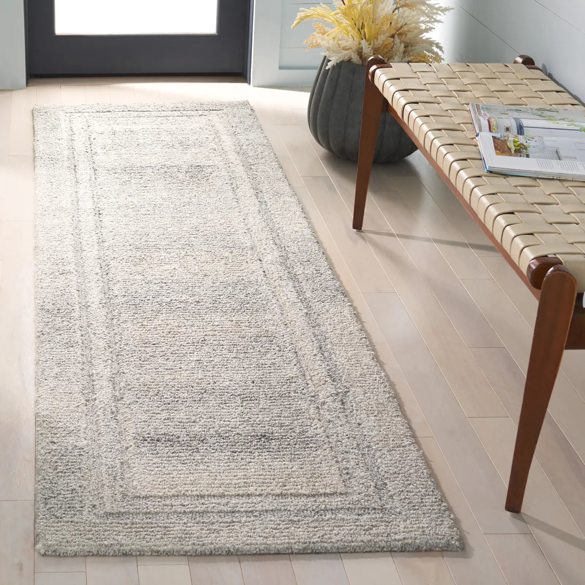 Safavieh Renewal 2'-3" x 8'-0" Rug in Silver / Grey