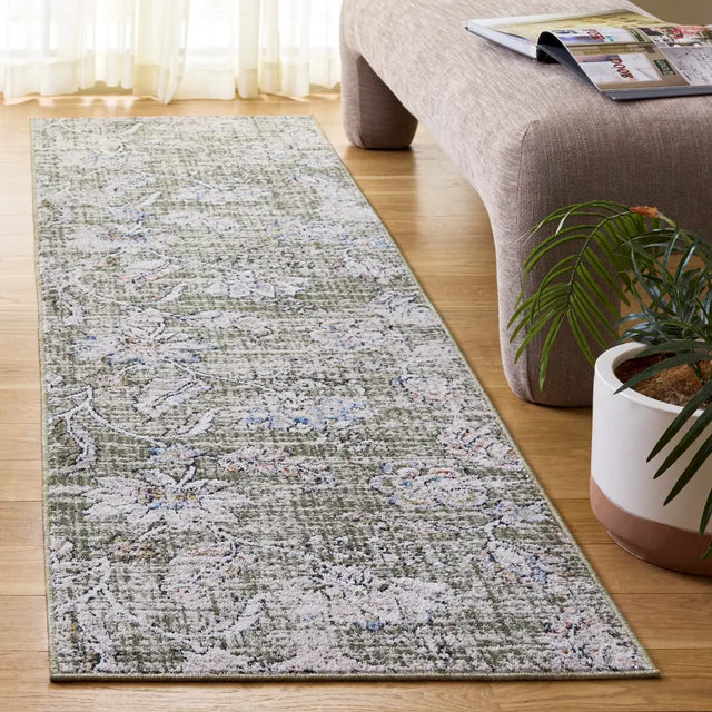 Safavieh Grove 2'-2" x 8'-0" Rug in Green / Ivory