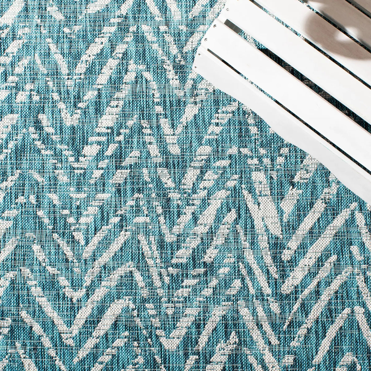 Safavieh Courtyard 4'-5" x 6'-5" Rug in Blue / Grey