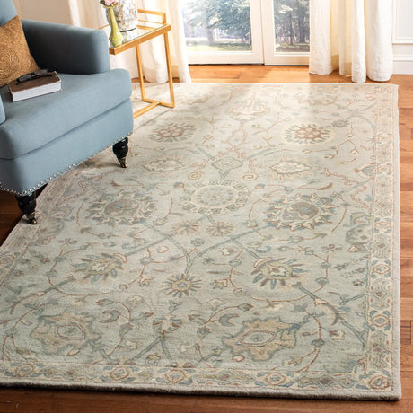 Safavieh Heritage 5'-0" x 8'-0" Rug in Silver / Ivory