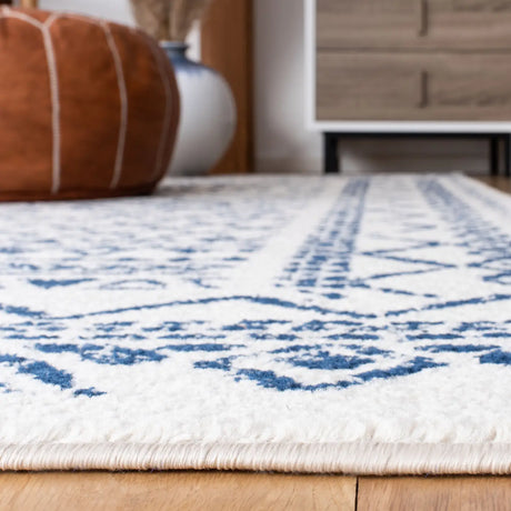 Safavieh Tulum 4'-0" x 6'-0" Rug in Ivory / Navy