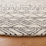 Safavieh Aspen 5'-0" x 5'-0" Rug in Ivory / Black