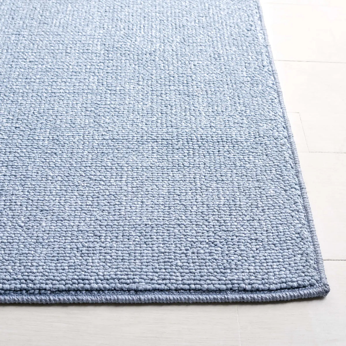 Safavieh River 4'-0" x 6'-0" Rug in Blue