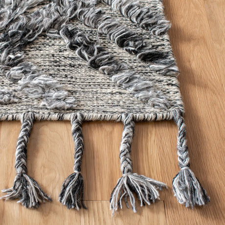 Safavieh Casablanca 5'-0" x 8'-0" Rug in Charcoal
