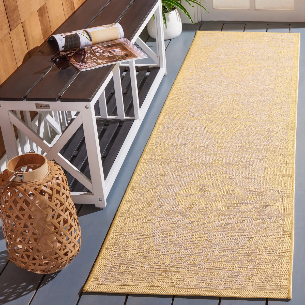 Safavieh Courtyard 2'-3" x 8'-0" Rug in Beige / Gold
