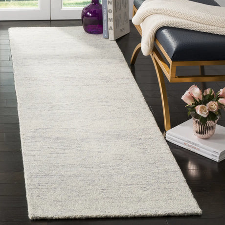 Safavieh Himalaya 2'-3" x 8'-0" Rug in Silver