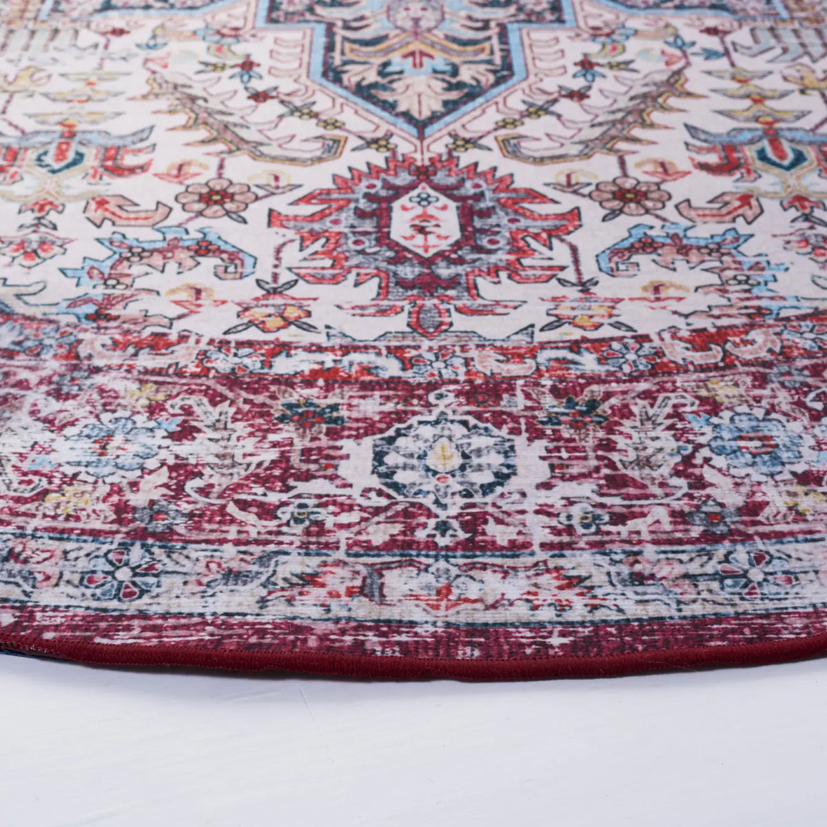 Safavieh Tucson 6'-0" x 6'-0" Rug in Ivory / Red