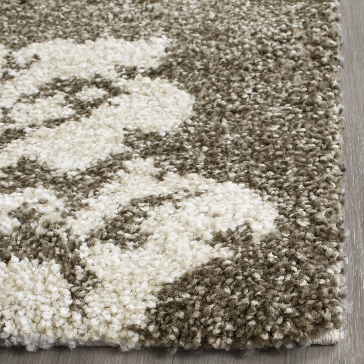 Safavieh Florida Shag 2'-3" x 11'-0" Rug in Smoke / Beige