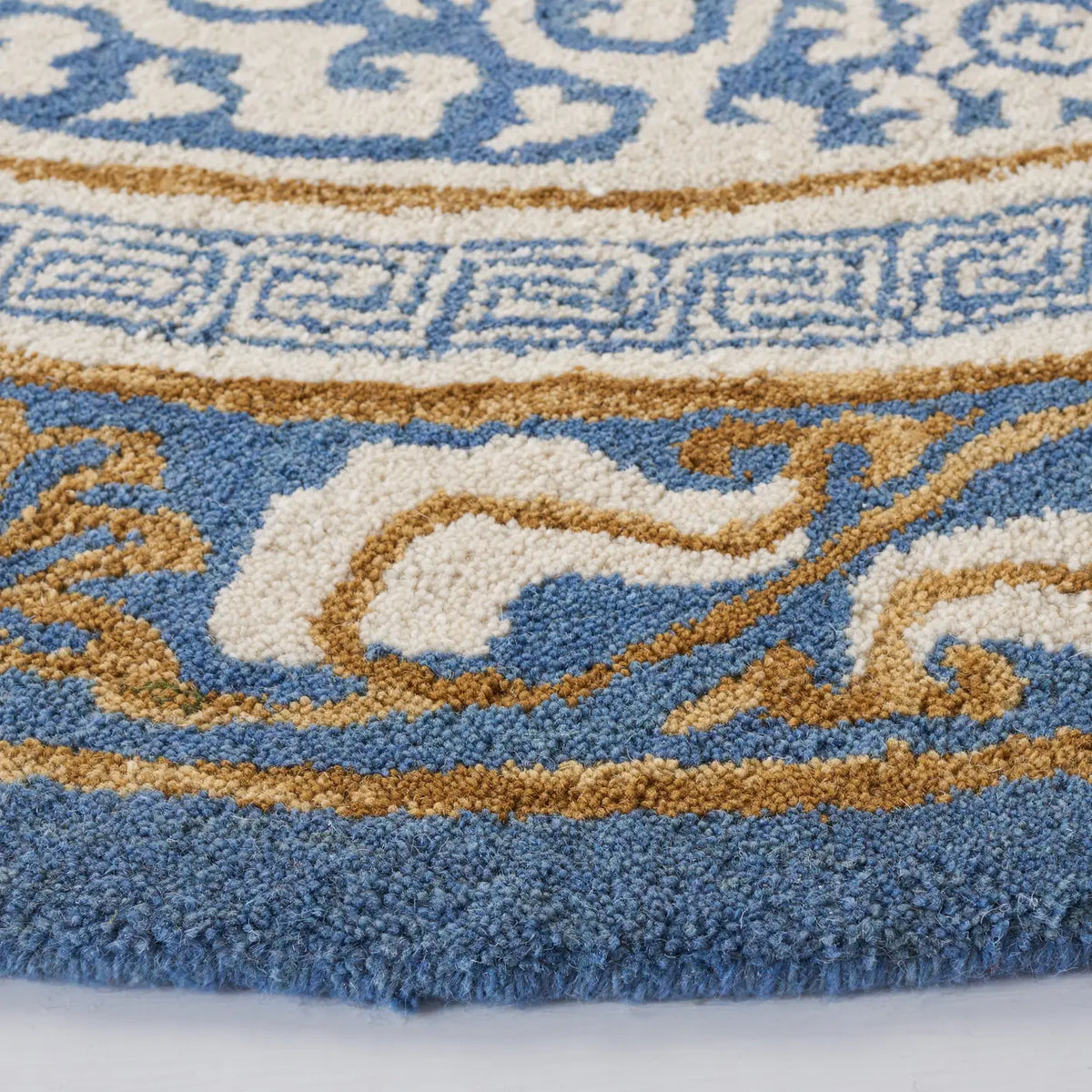 Safavieh Antiquity 6'-0" x 6'-0" Rug in Blue / Ivory