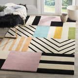 Safavieh Fifth Avenue 5'-0" x 8'-0" Rug in Ivory / Black