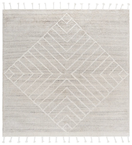 Safavieh Casablanca 7'-0" x 7'-0" Rug in Beige / Ivory