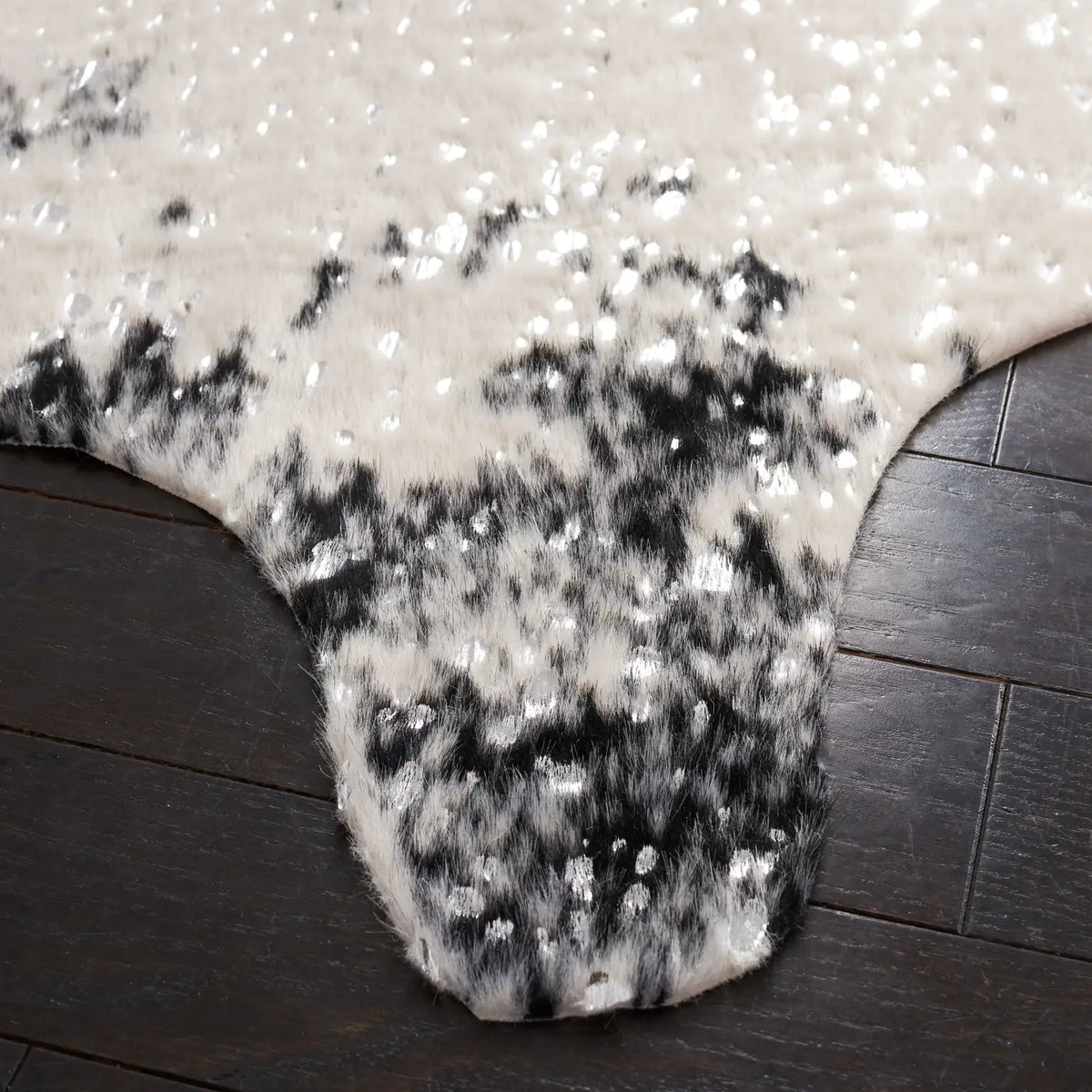 Safavieh Faux Cowhide 5'-0" x 6'-5" Rug in Beige / Black