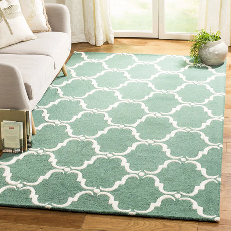 Safavieh Cambridge 5'-0" x 8'-0" Rug in Teal / Ivory