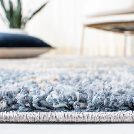 Safavieh Calista 4'-5" x 6'-5" Rug in Blue / Grey