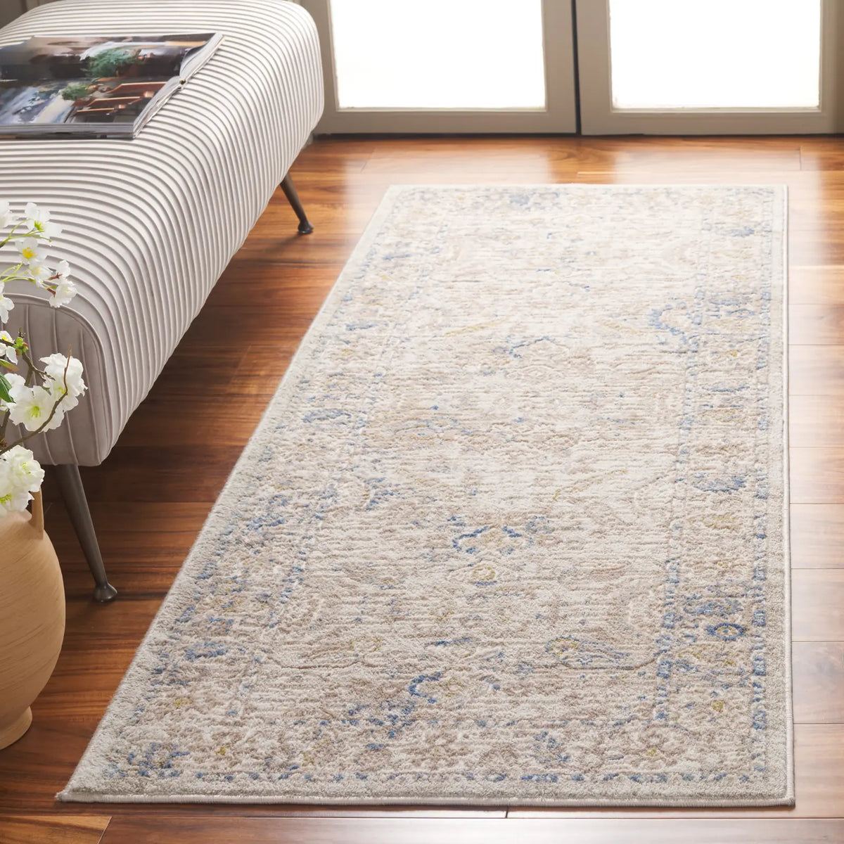 Safavieh Prestige 2'-7" x 7'-0" Rug in Beige / Blue