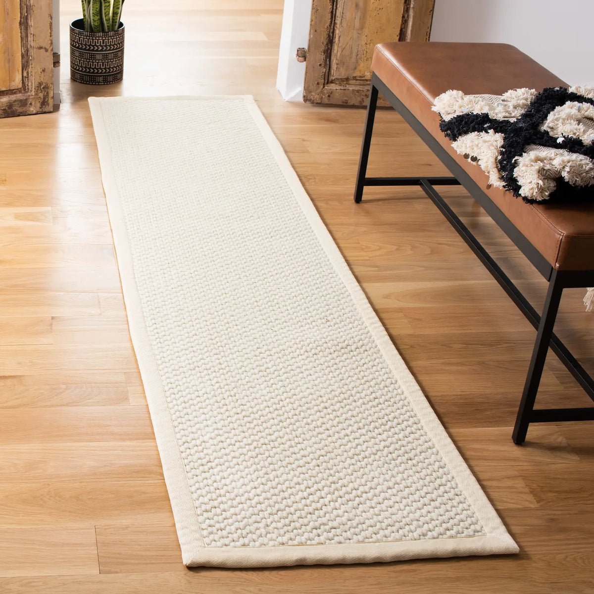 Safavieh Palm Beach 2'-0" x 8'-0" Rug in Ivory