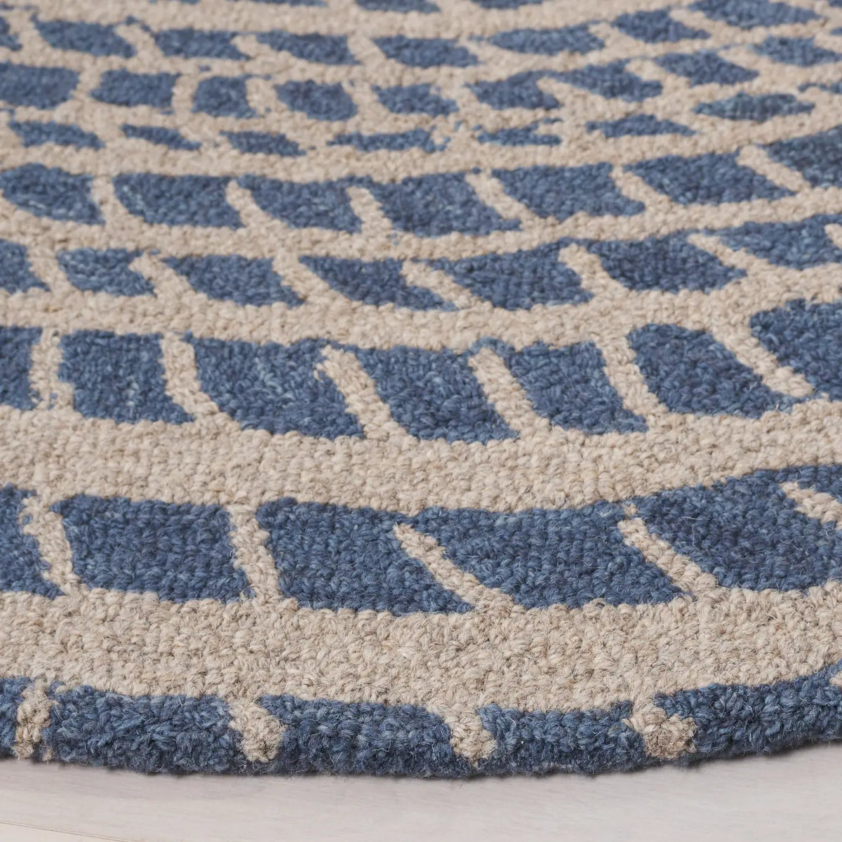 Safavieh Ebony 6'-0" x 6'-0" Rug in Blue / Ivory