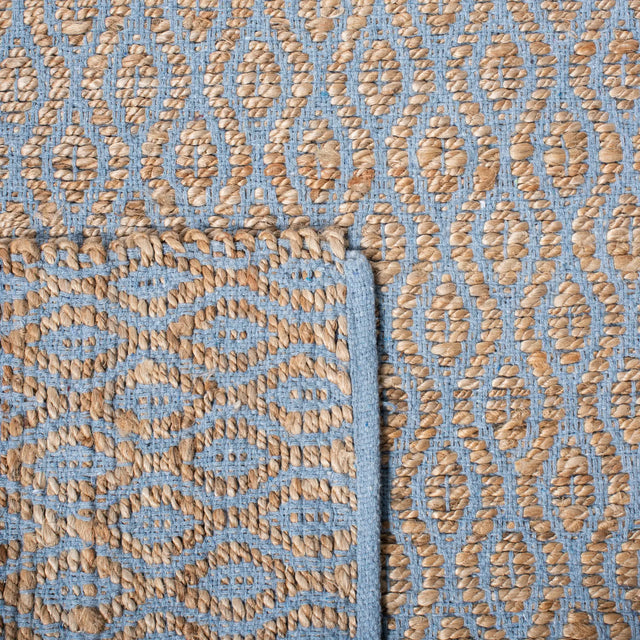 Safavieh Cape Cod 5'-0" x 8'-0" Rug in Silver / Natural