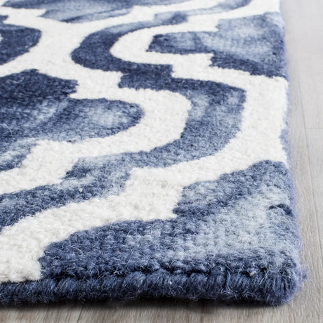 Safavieh Dip Dye 2'-3" x 6'-0" Rug in Navy / Ivory