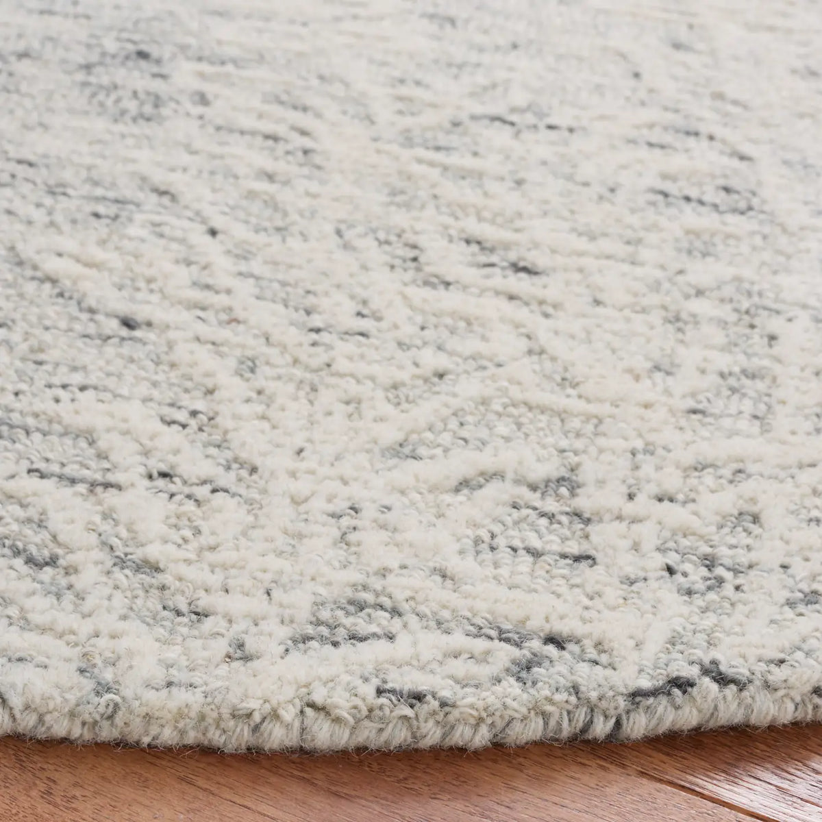 Safavieh Metro 6'-0" x 6'-0" Rug in Grey / Ivory